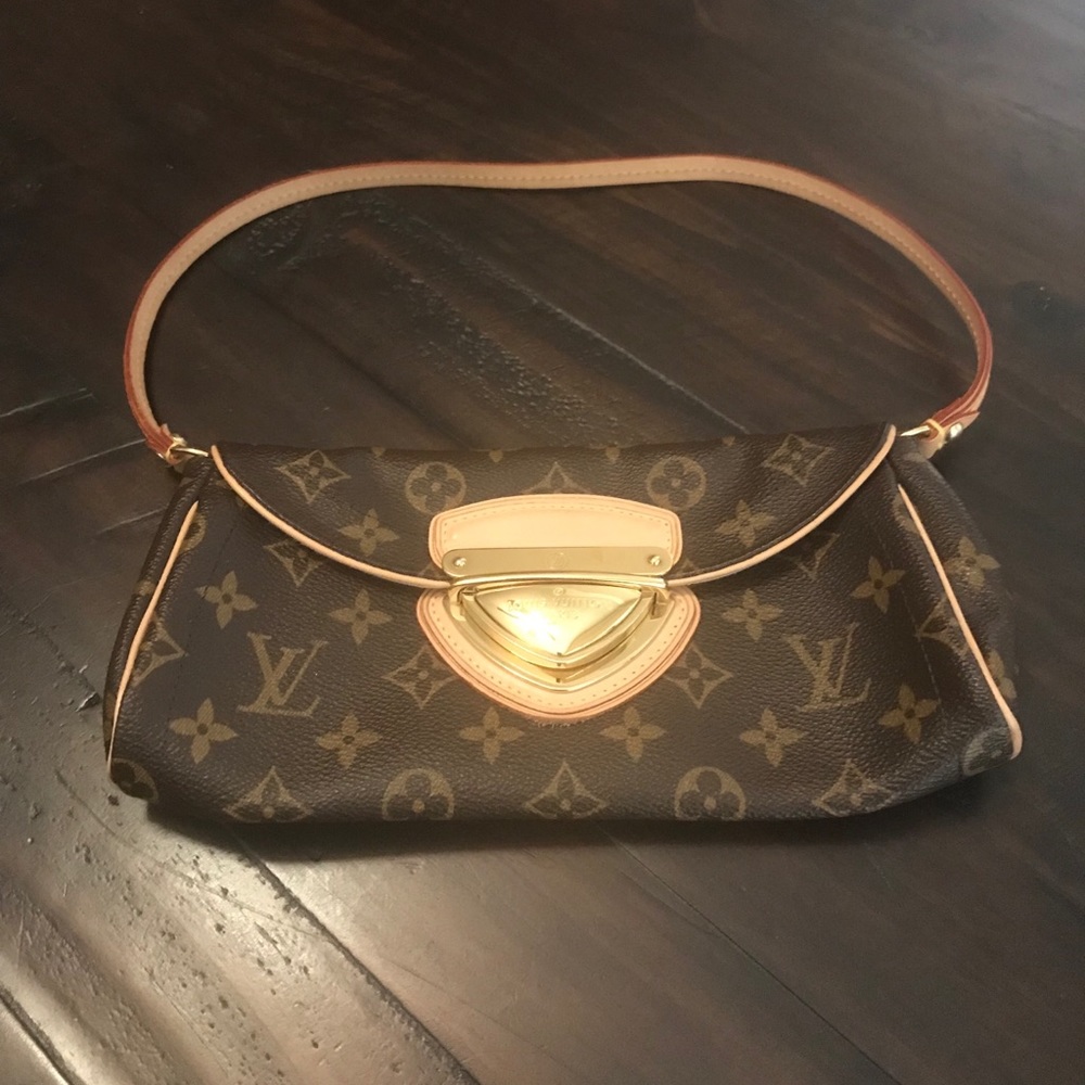 Louis Vuitton Monogram Clutch Excellent Condition
